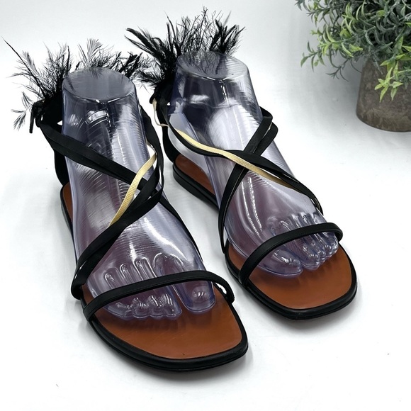 Valentino Garavani Native Black Leather Ostrich Feather Trim Sandal 37/US 6.5. - Picture 1 of 15